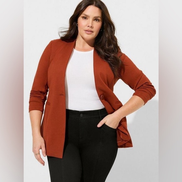 Torrid Lightweight Ponte Longline Blazer - New! - Size 26 (4) - Picture 1 of 5
